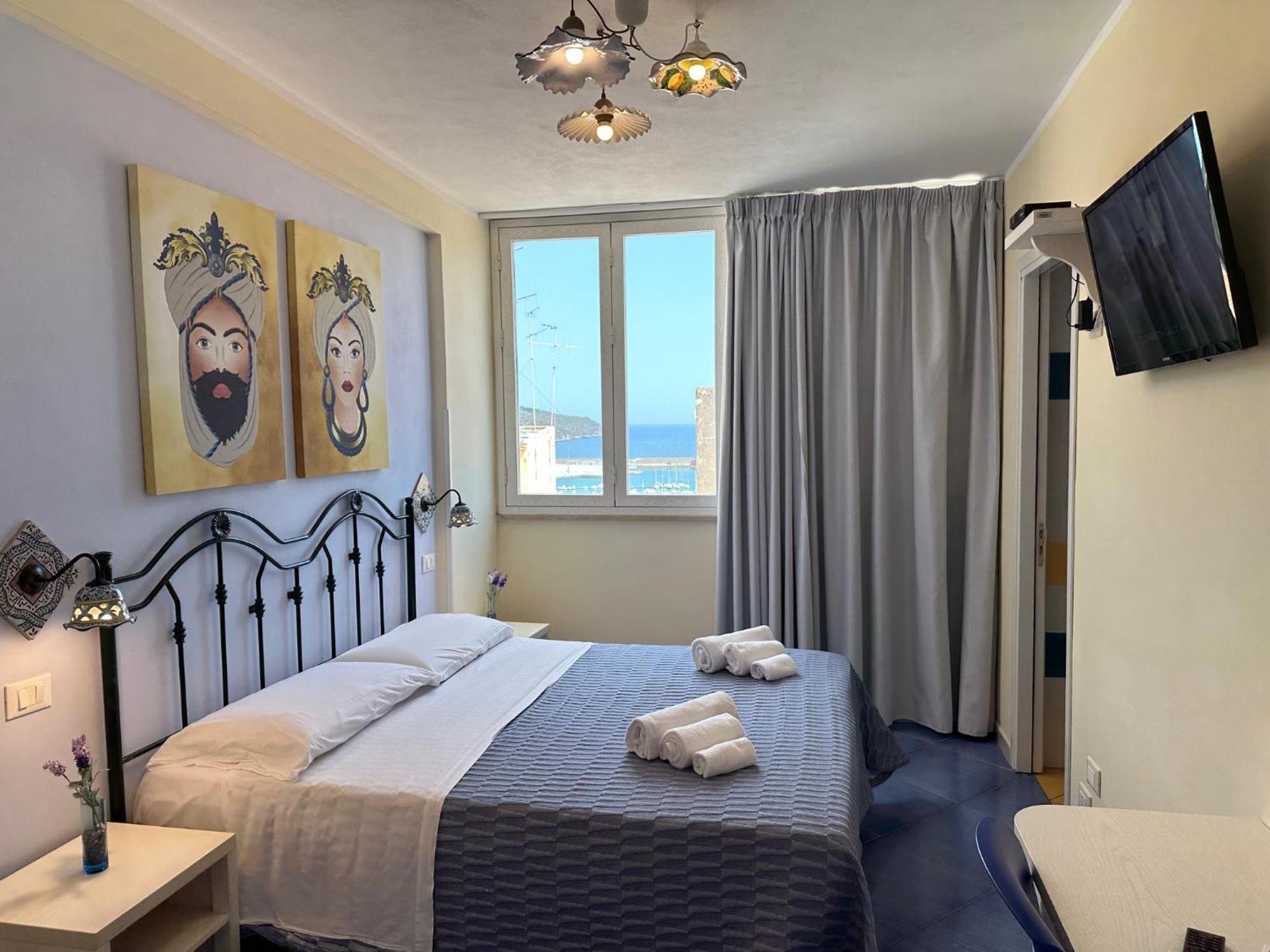 Badia Rooms & Breakfast Castellammare del Golfo Exteriör bild