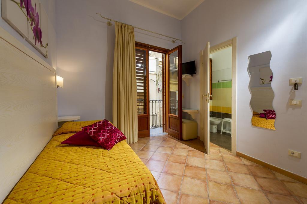 Badia Rooms & Breakfast Castellammare del Golfo Rum bild